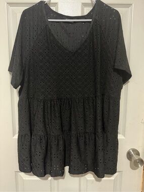BloomChic Black Eyelet Tiered V-Neck Tunic